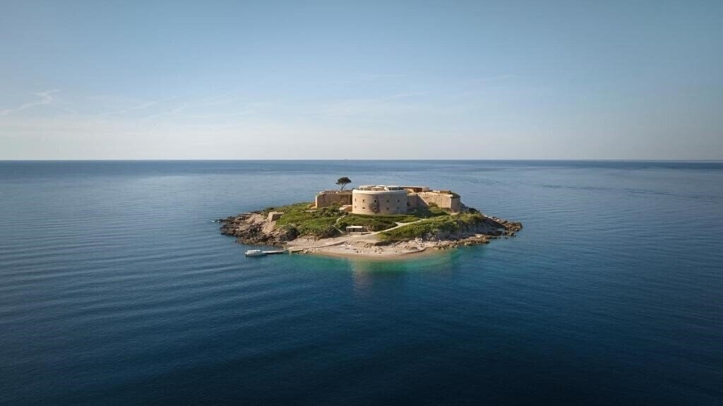 Hotel Mamula Island 5* қонақ үйі