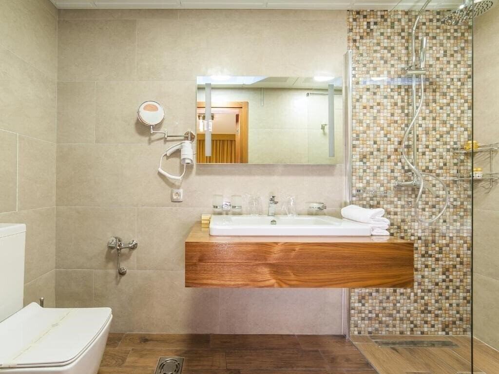 Фотография Hotel Bela Roza 4*