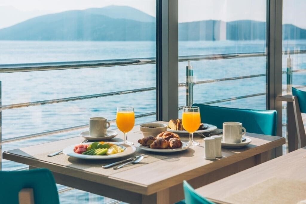 Изображение Club Hotel Riviera - Venera 4*