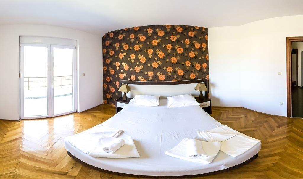 Novi Igalo App 4* суреті