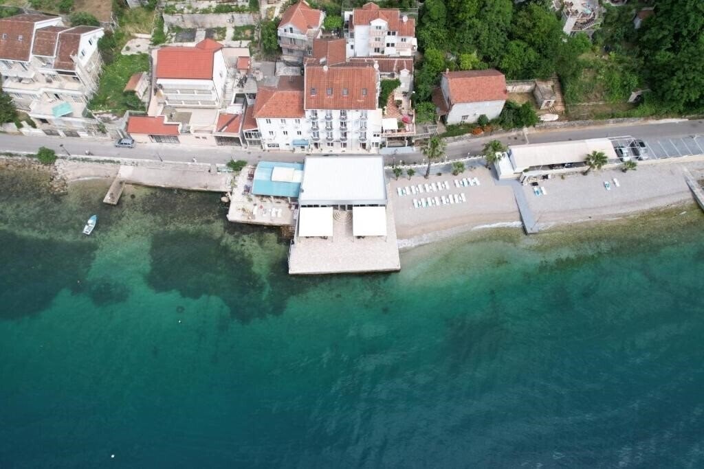 Azzurro Kotor 3* қонақ үйі