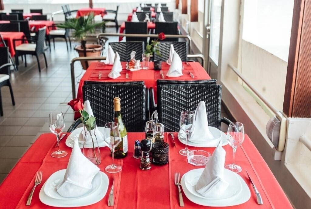 Azzurro Kotor 3* фотосуреті