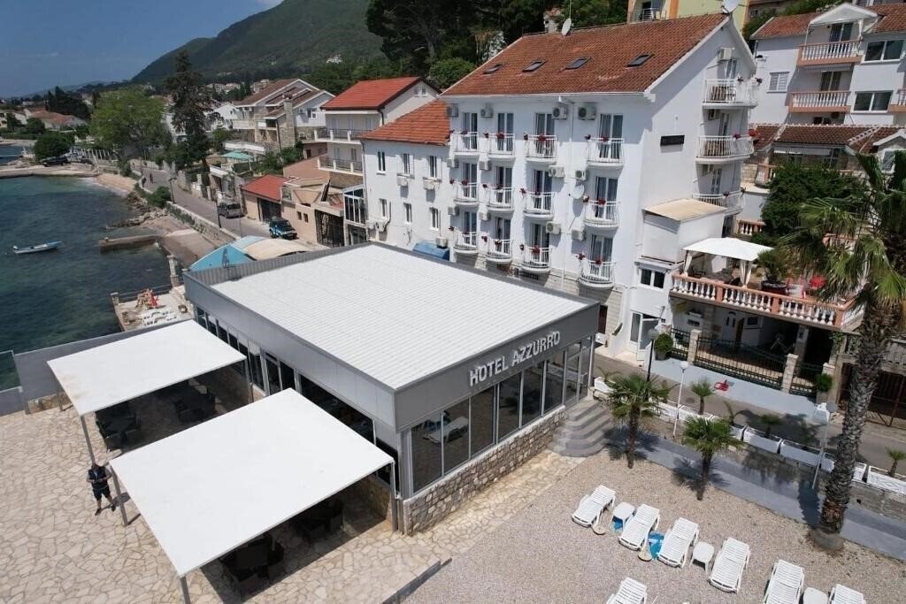 Azzurro Bijela 4* қонақ үйі