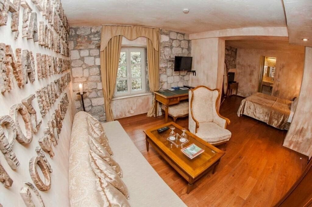 Astoria Kotor 4* суреті