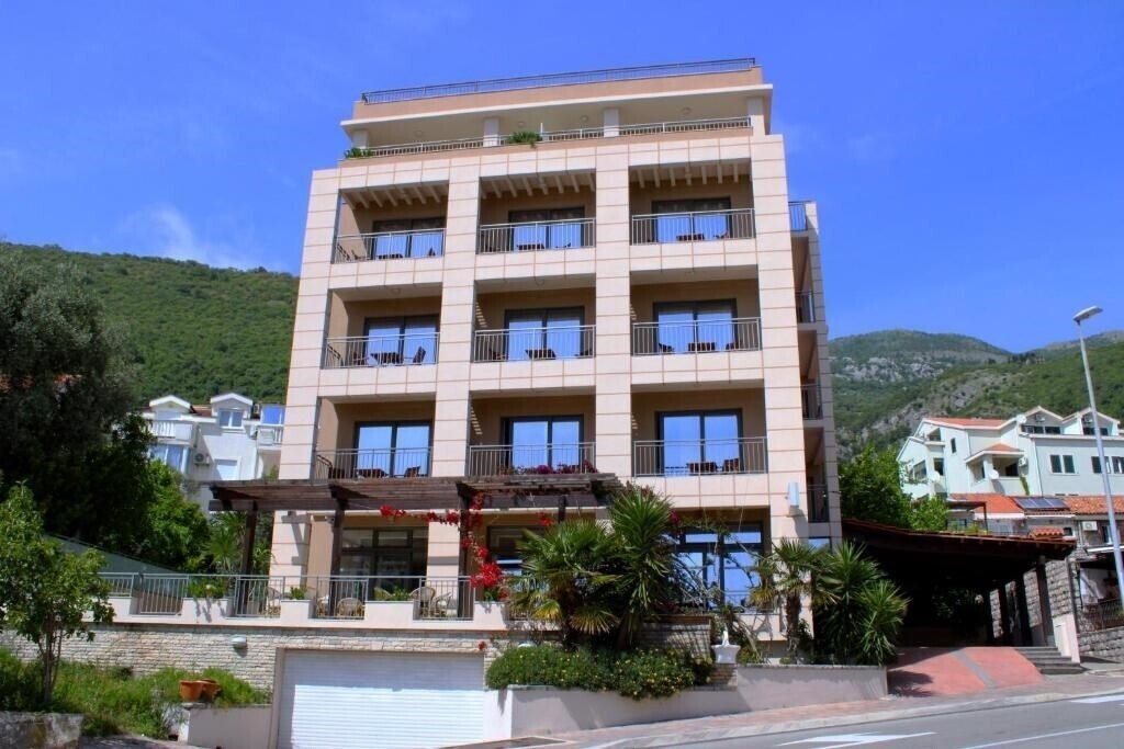 Petrovac 4* қонақ үйі