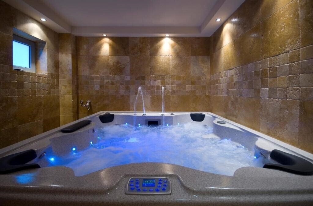 Фото Villa V Lux 4*