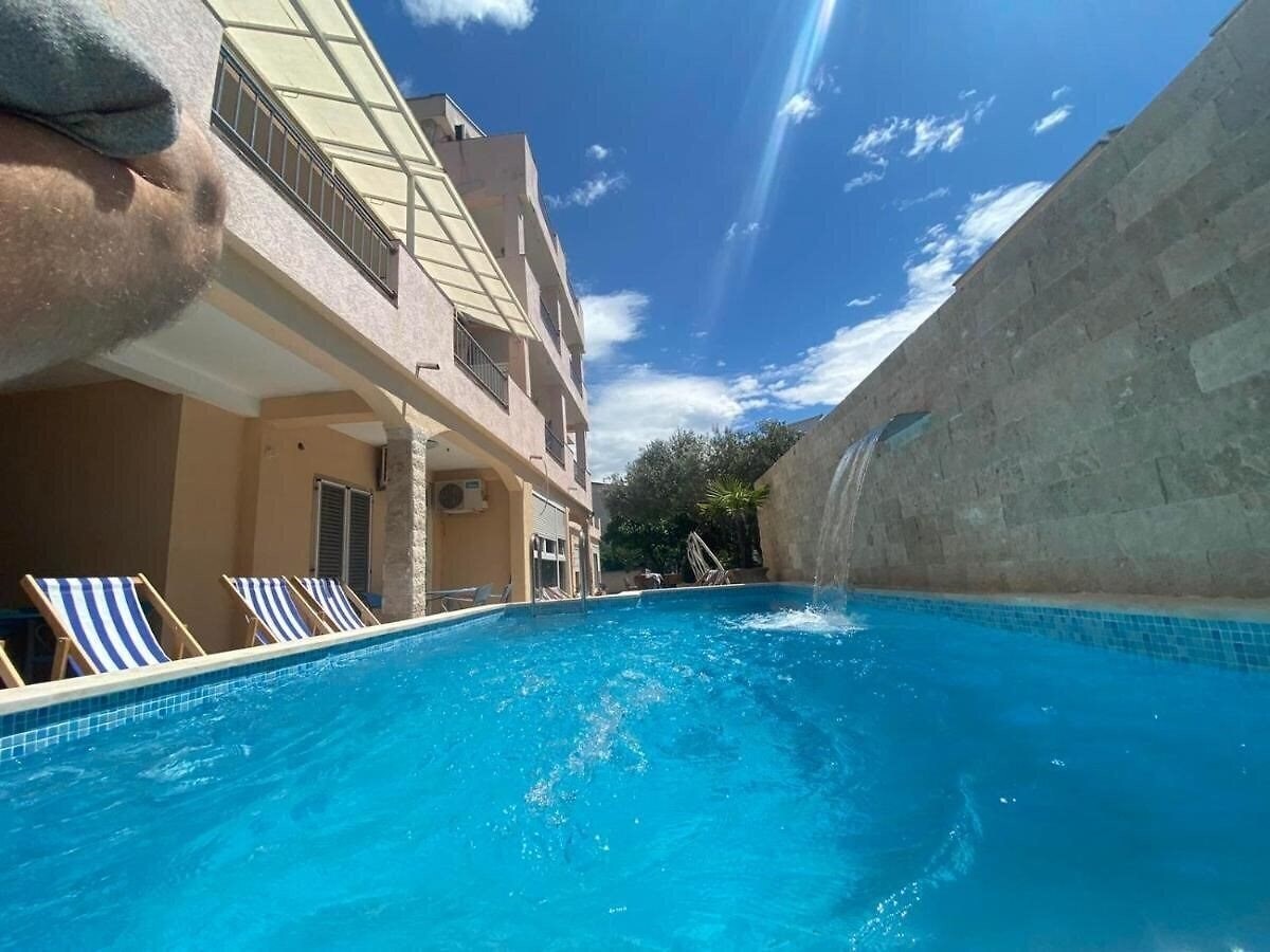 Andrich Petrovac 4* суреті