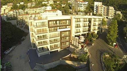 Отель Hec Apartments 4*