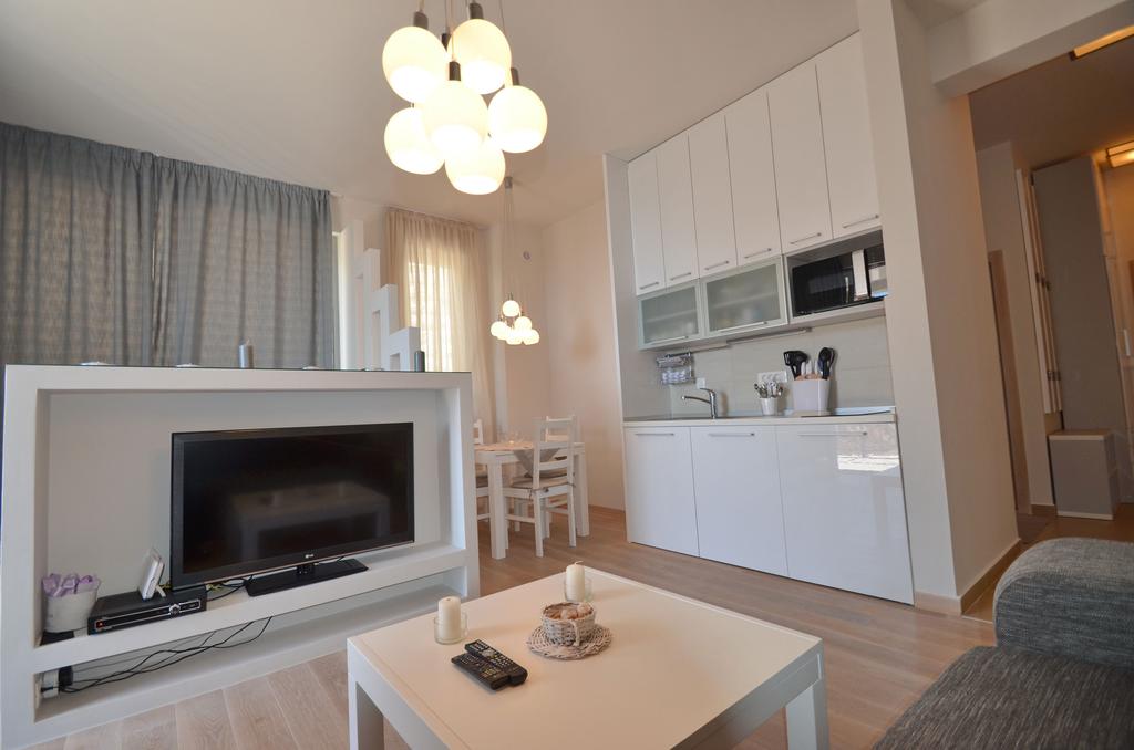 Фото Hec Apartments 4*