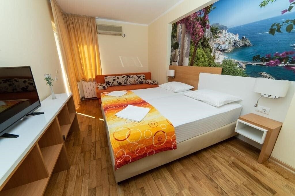 Фото Obala Plus Hotel (ex. Obala Small Hotel) 3*