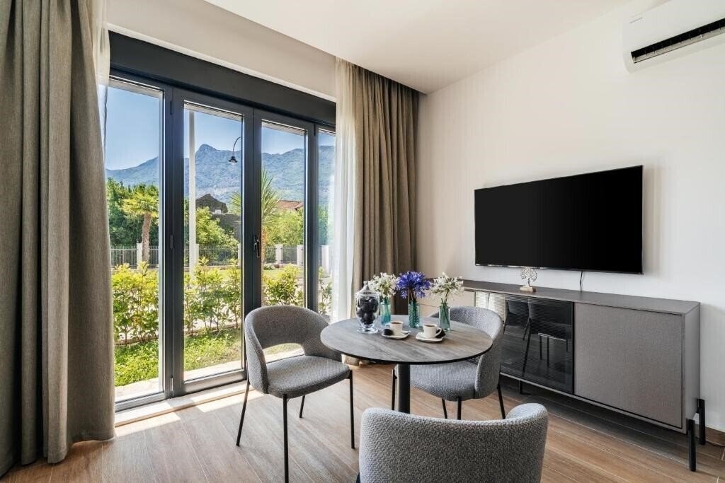 Изображение Risan Bay 4*