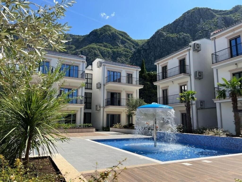 Картинка Risan Bay 4*