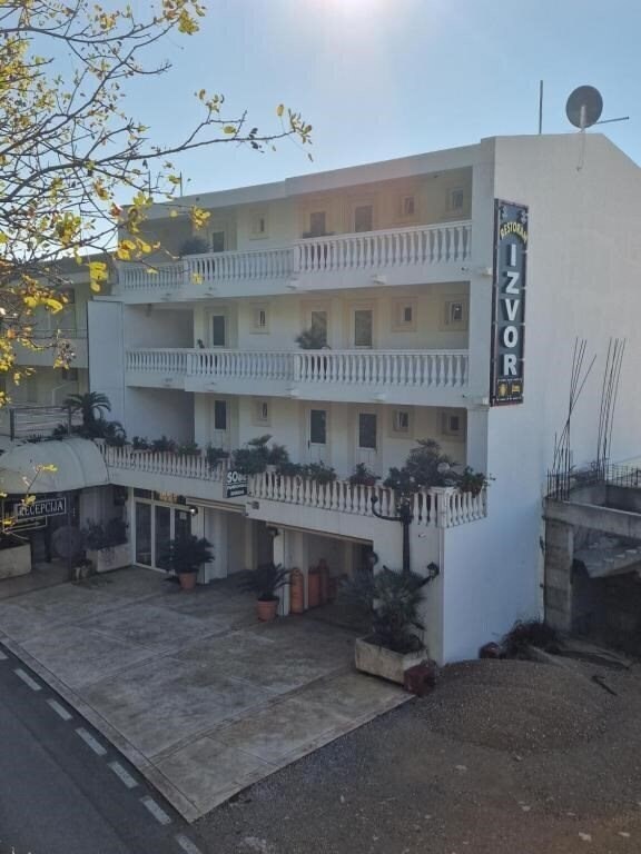 Отель Izvor 4*
