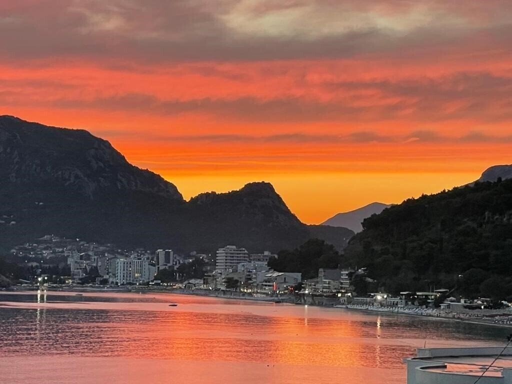 Изображение Perovic Sutomore 3*