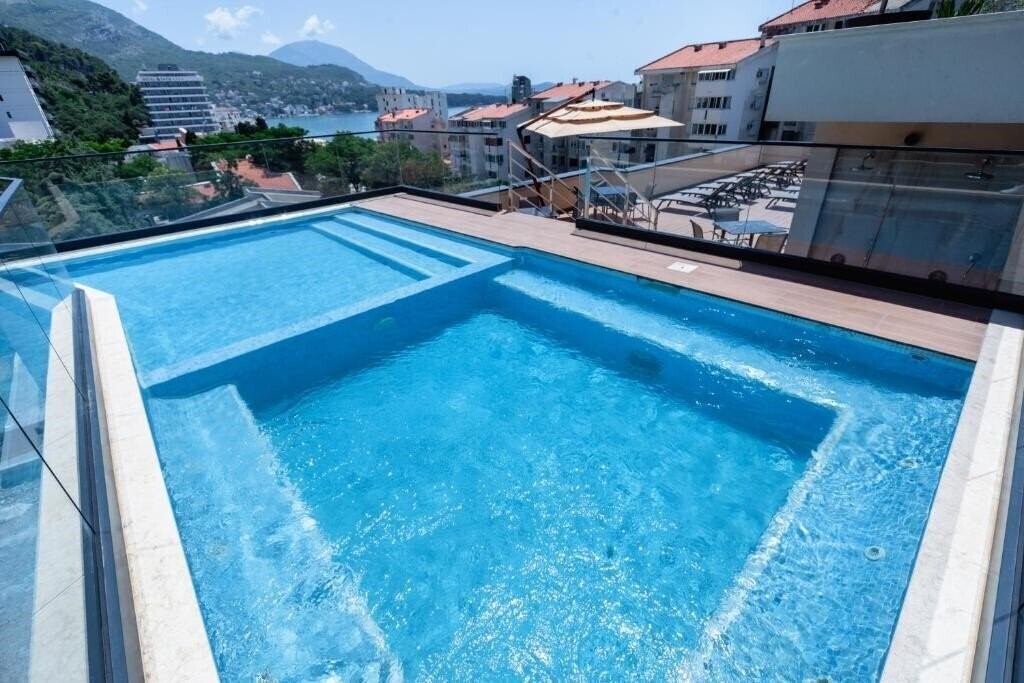 Изображение N Hotel 4*