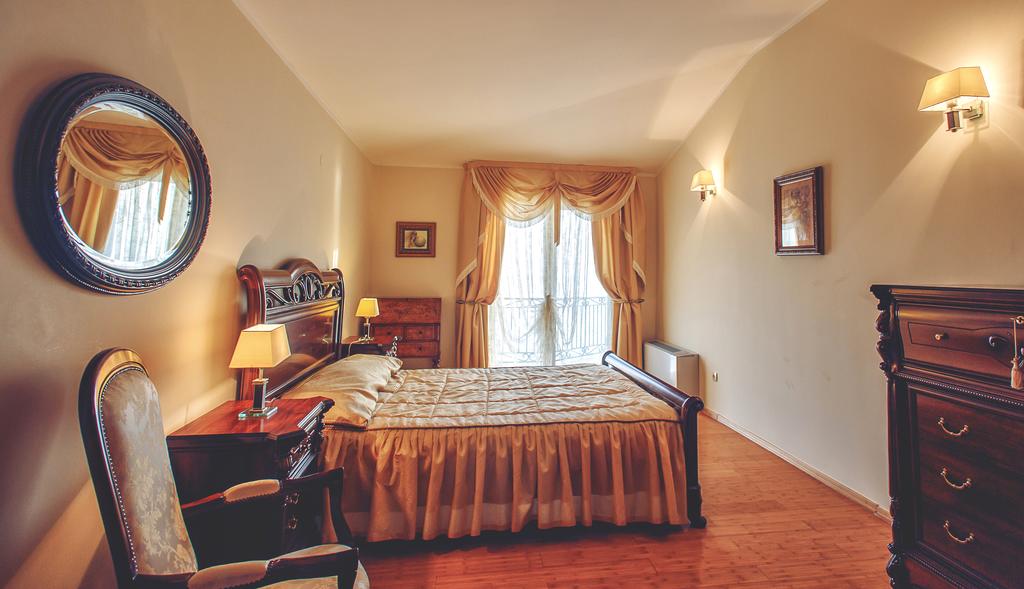 Romanov 4* суреті