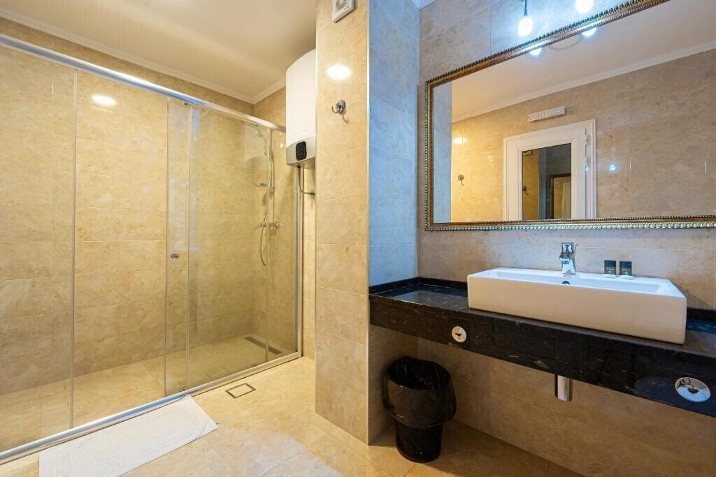 Фотография Adrovic 3*