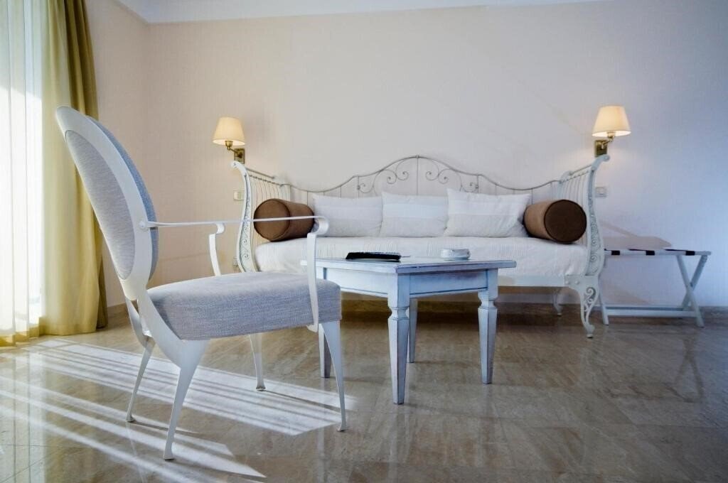 Картинка Azimut 4*