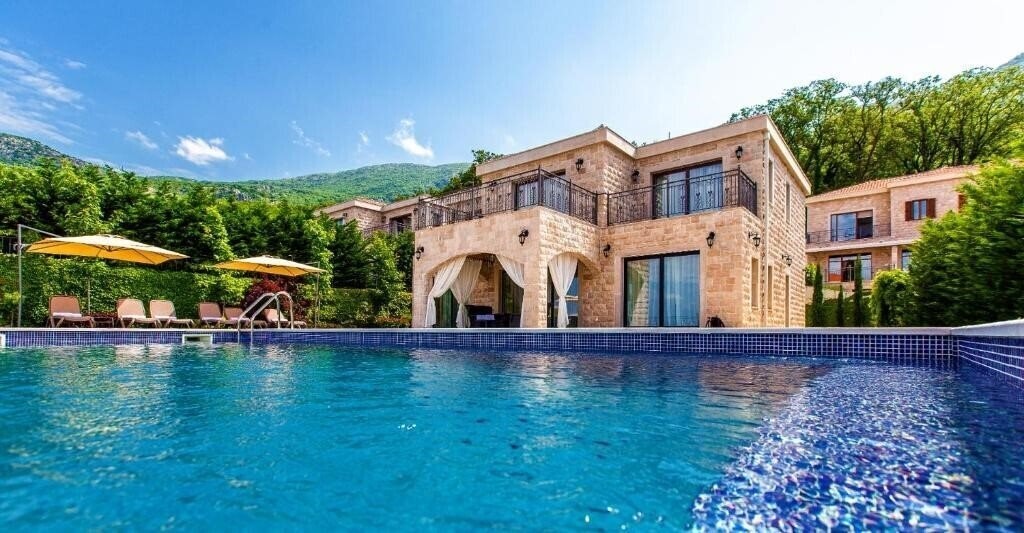 Hotel Oak Leaf Residences 5* қонақ үйі