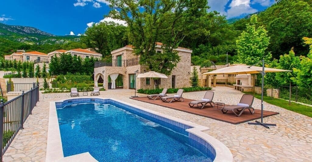 Фото Hotel Oak Leaf Residences 5*