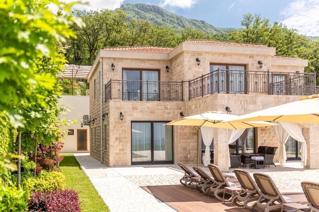 Hotel Oak Leaf Residences 5* суреті