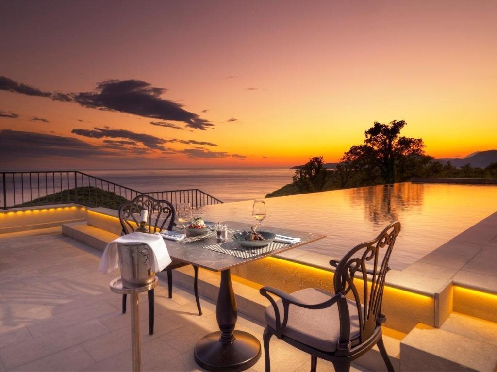 Vivid Blue Serenity Resort 4* фотосуреті