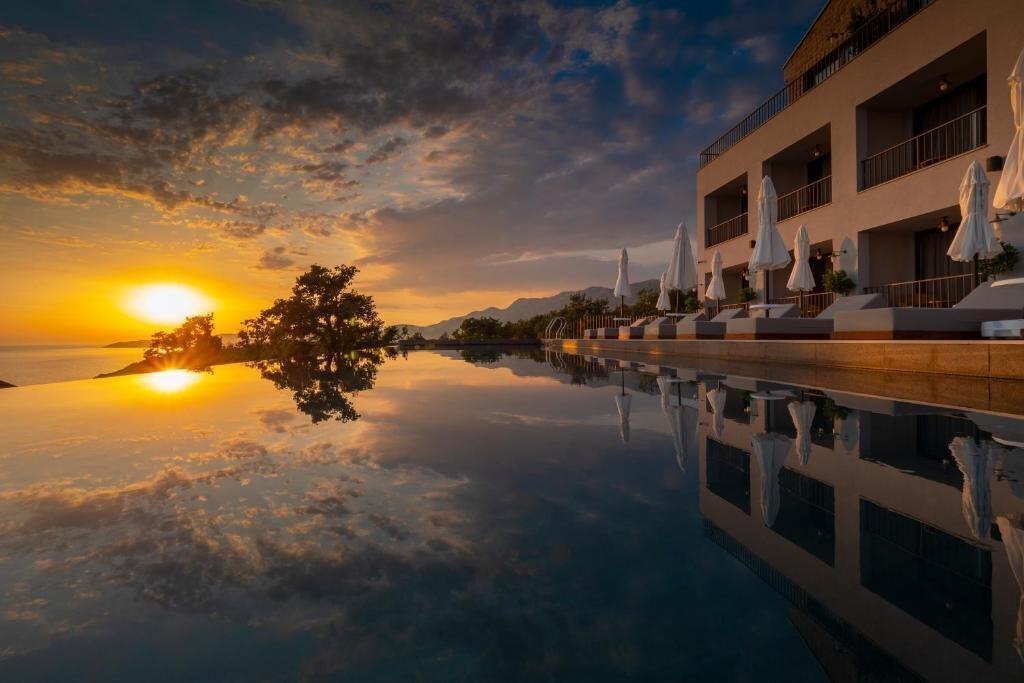 Vivid Blue Serenity Resort 4* суреті