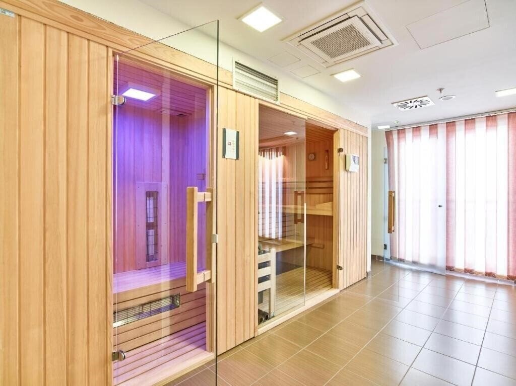 Pine 4* суреті