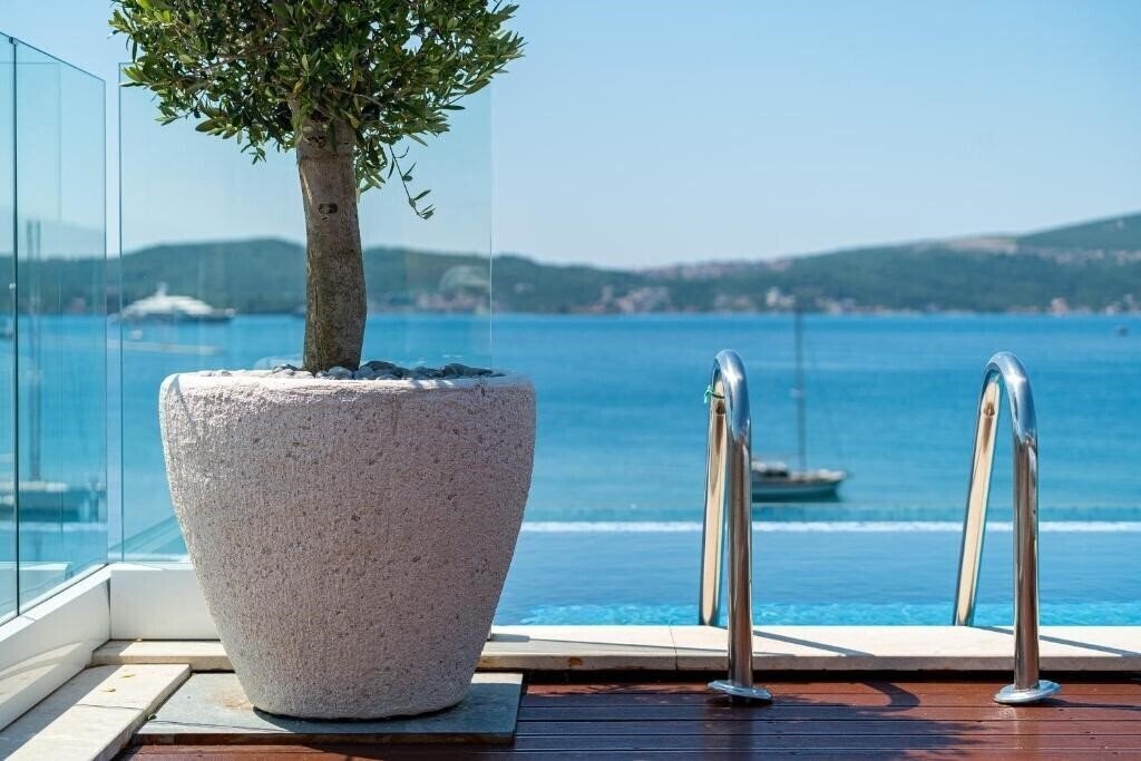 Elysium Tivat 5* суреті
