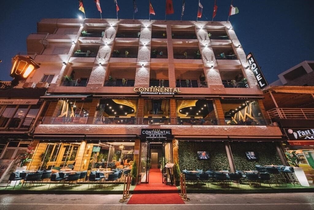 Отель Continental Hotel 4*