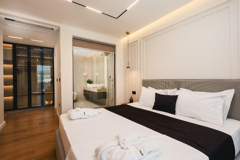 Картинка Hotel Teuta 5*