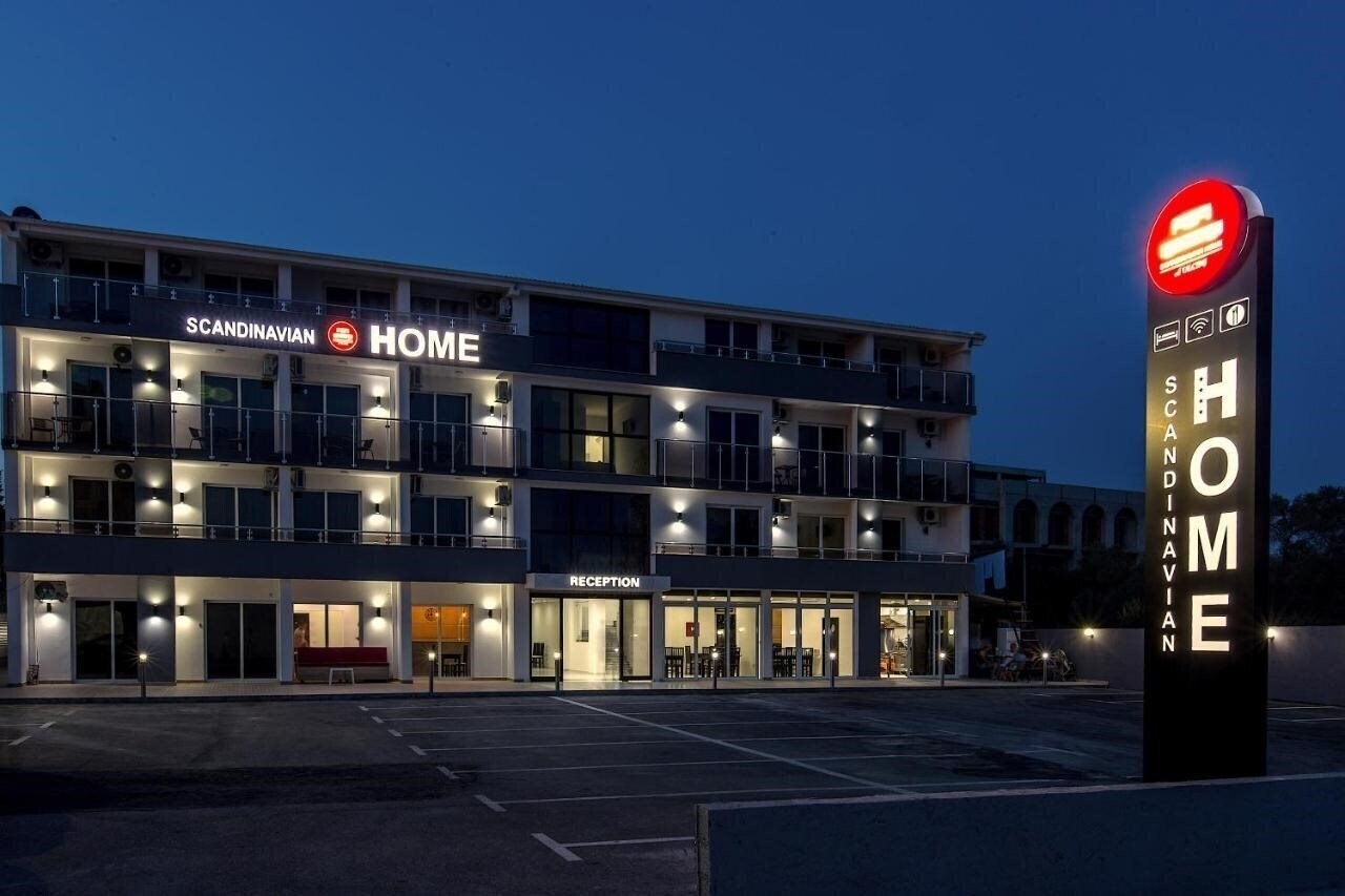 Отель Hotel Scandinavian Home Of Ulcinj 4*