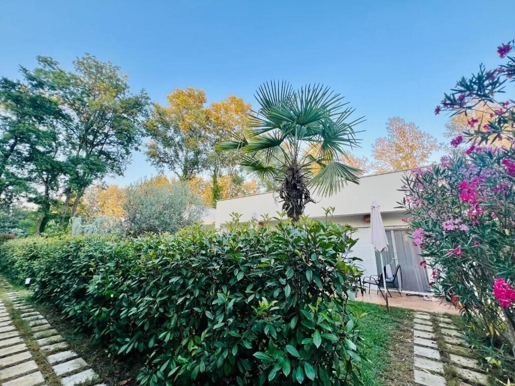 Фотография Garden Villas 3*