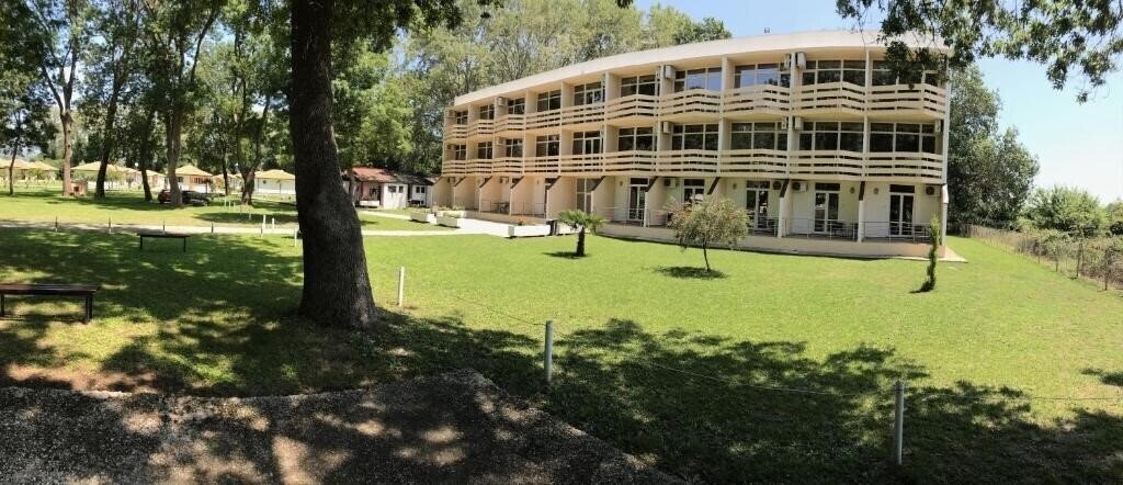 Фото VELIKA PLAZA (ex. Velika Plaza Hotel) 2*