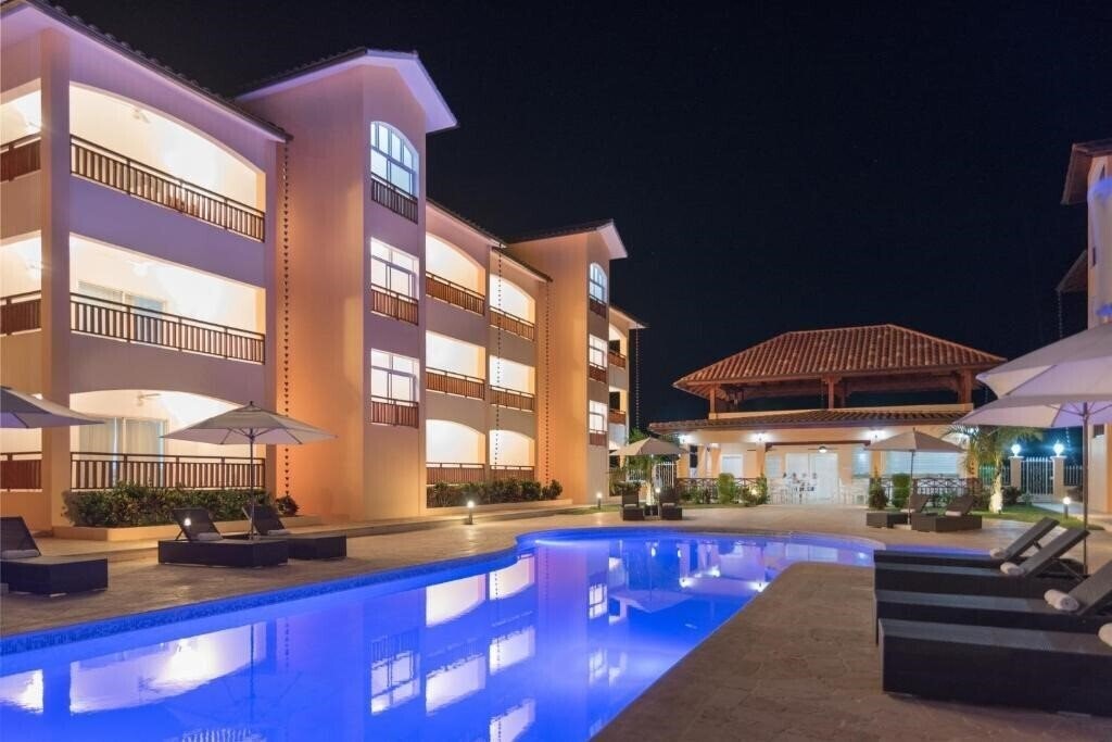 Фото Los Flamencos Aparthotel 4*