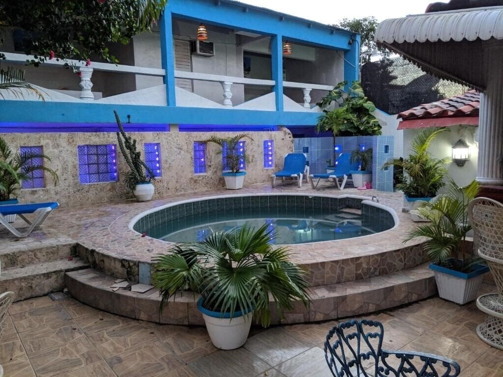 Hotel Tronco Inc 3* қонақ үйі