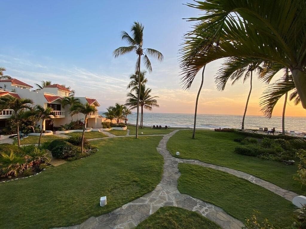 Отель Beach House Cabarete 3*
