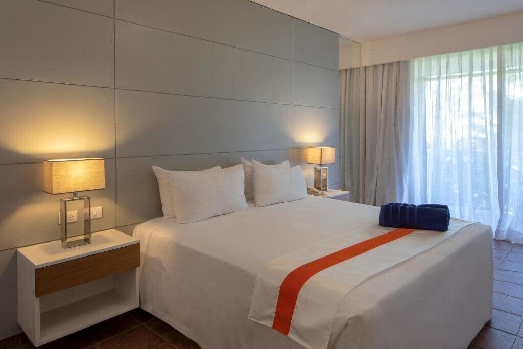 Фотография Viva Heavens by Wyndham A Trademark All Inclusive (ex. Viva Wyndham V Havens Adults Only, Viva Heavens by Wyndham, Viva Wyndham Playa Dorada) 4*