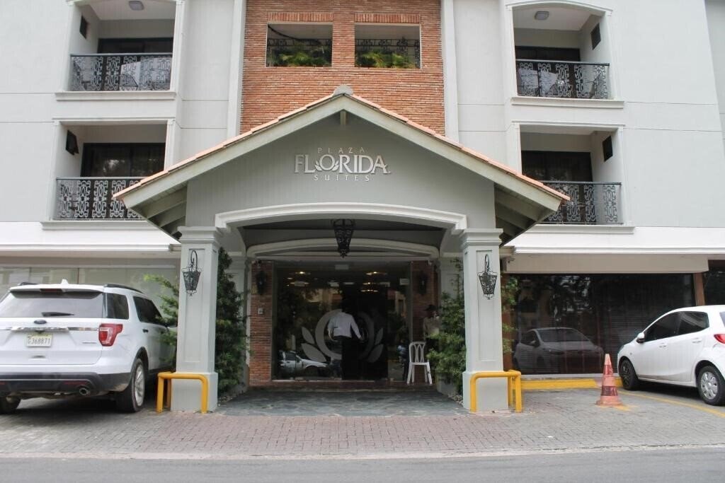 Plaza Florida Suites 3* қонақ үйі