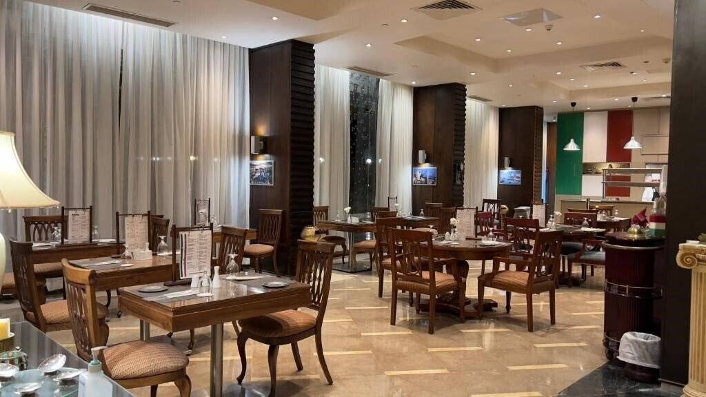 Helnan Royal Hotel 5* суреті