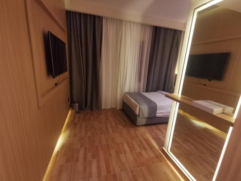 Фото Green Plaza Inn Hotel 3*