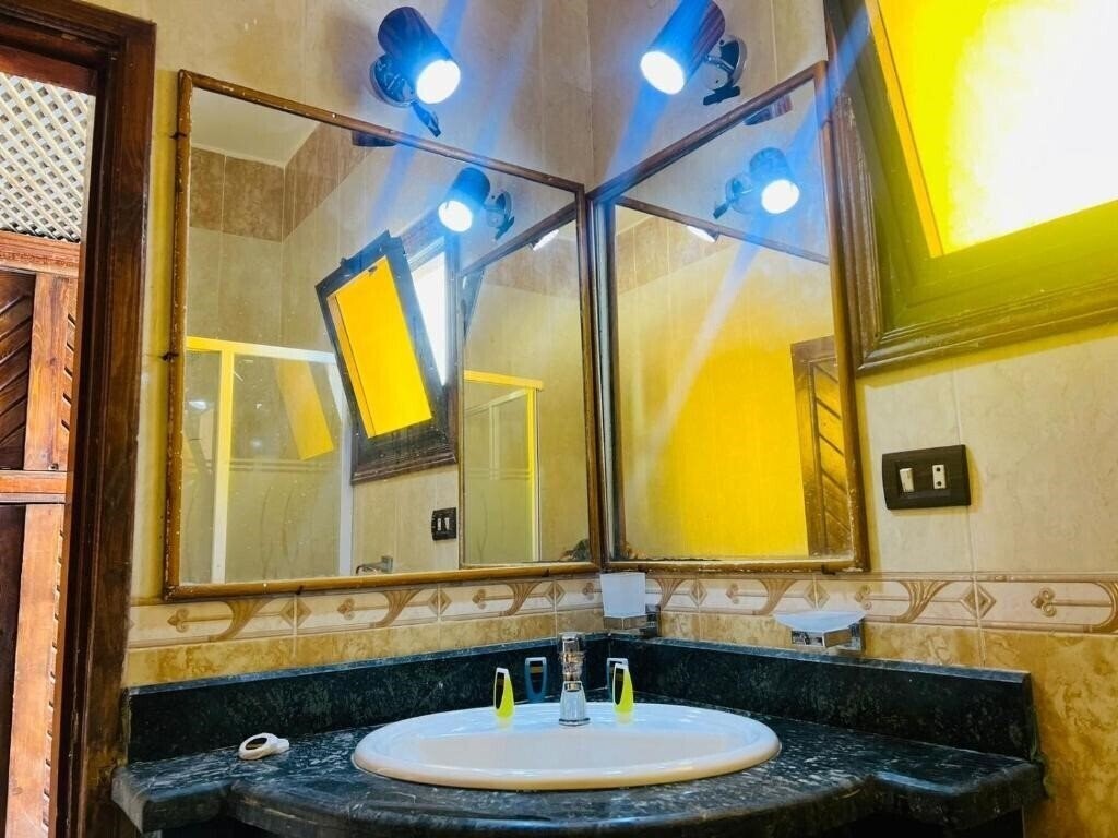 Фото Sphinx Hotel (ex. New Sphinx Resort Dahab) 3*