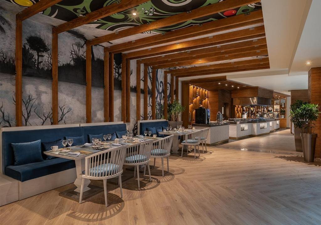 Crystal Inn By Almasa 5* суреті