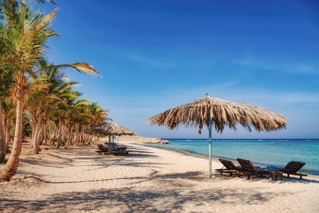 Отель Mangrove Bay Resort 3*