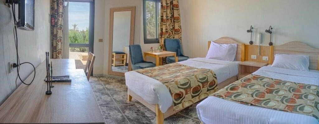 Отель Mangrove Bay Resort 3*