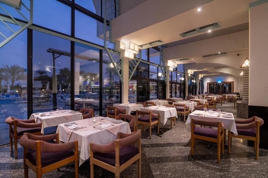 Картинка Jaz Pyramids Resort (ex. Oasis Pyramids Hotel, Pyramids Resort by Jaz) 4*