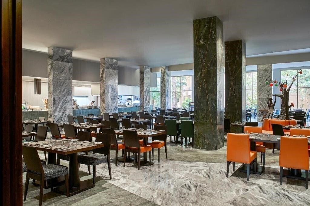 Dusit Thani Lake View Cairo 5* фотосуреті