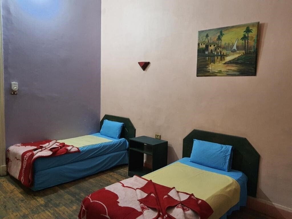Отель African House Hostel 2*