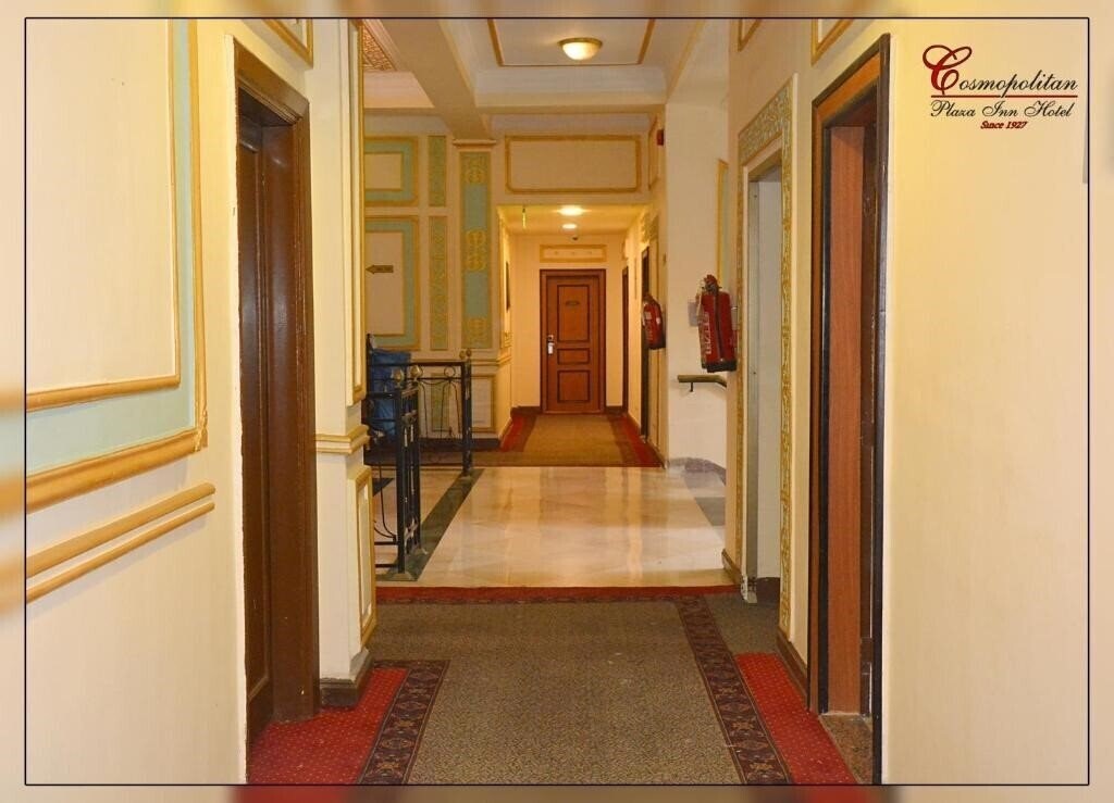 Фото Cosmopolitan Plaza Inn 4*