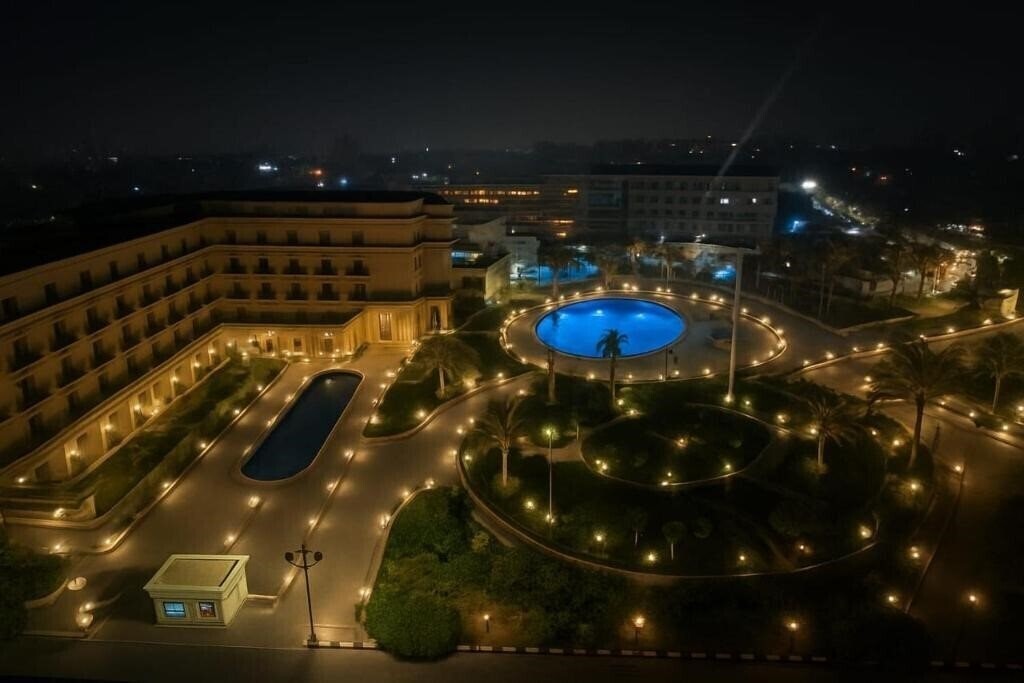 Фото Lotus Hotel 2*